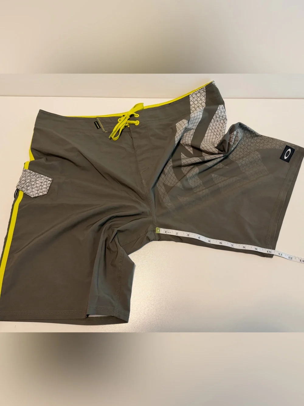 Oakley men swim